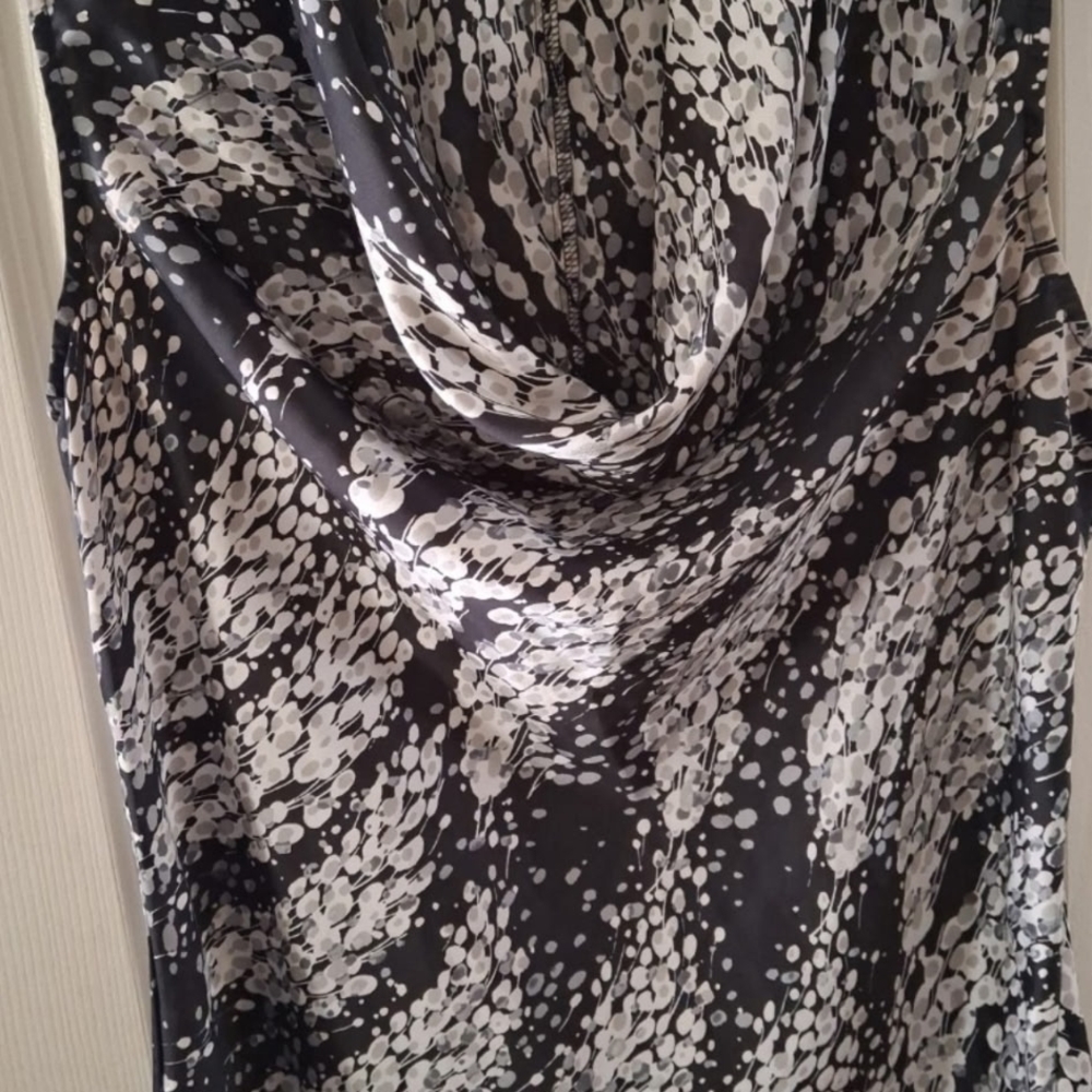 Black and White Sleeveless Top